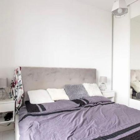 Super Apartment เอมปูเรียบราบา ภายนอก รูปภาพ