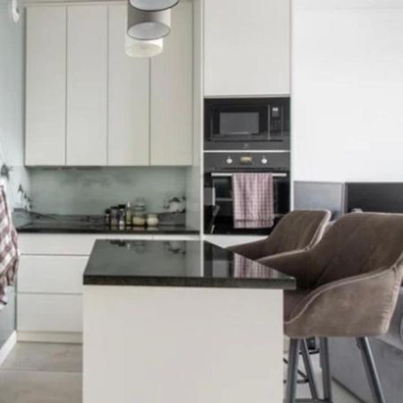 Super Apartment เอมปูเรียบราบา ภายนอก รูปภาพ