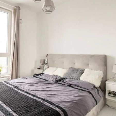Super Apartment เอมปูเรียบราบา ภายนอก รูปภาพ