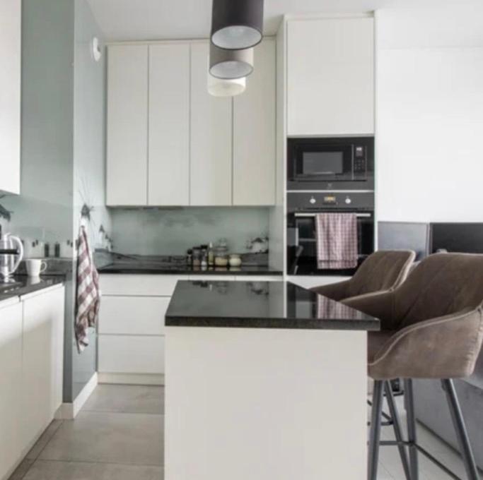 Super Apartment เอมปูเรียบราบา ภายนอก รูปภาพ